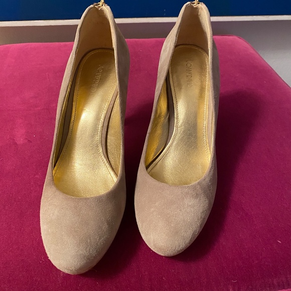 Classic Joan and David Genuine Suede Pumps with Zipper Back - Beige & Gold - 9M - Picture 7 of 14